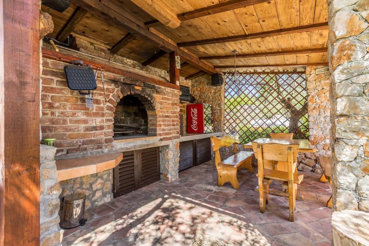 Holiday Home Olive Garden Brzac Exterior foto